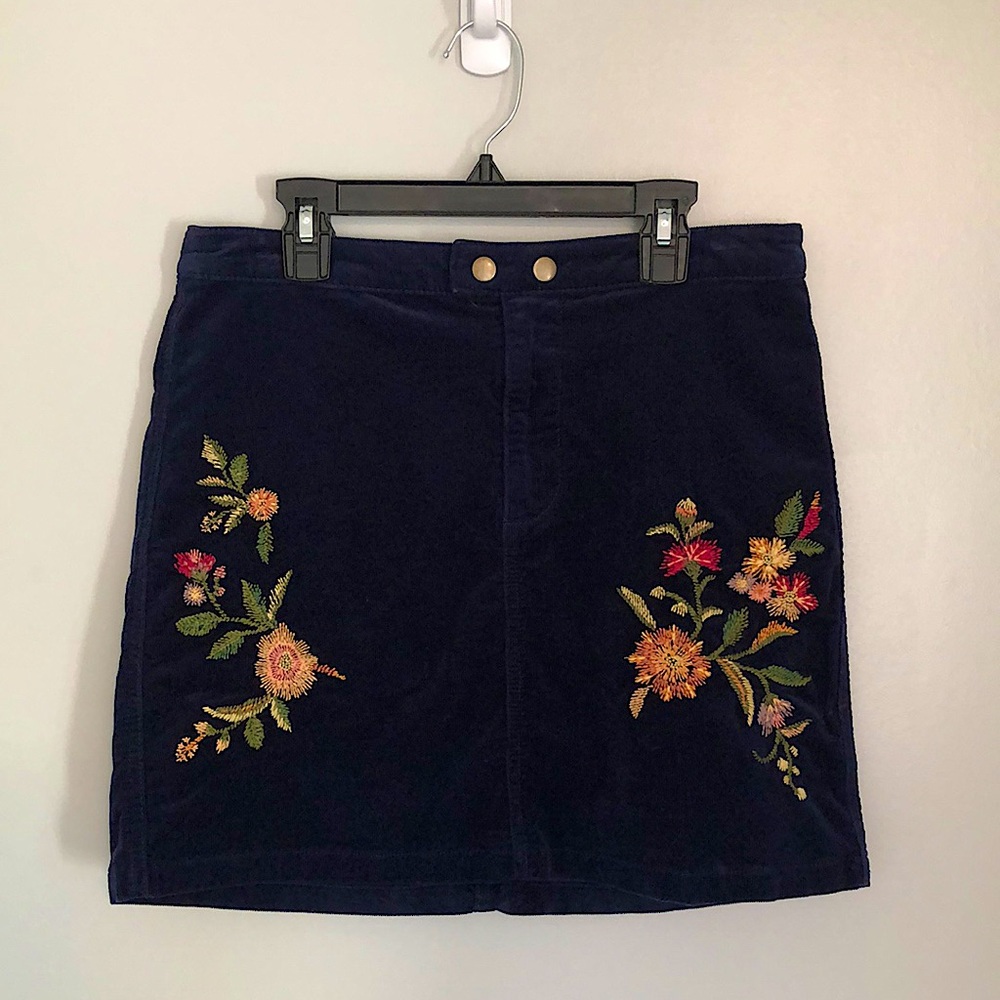 🧡 Mossimo Navy Corduroy Floral Embroidered Mini Skirt Sz 6